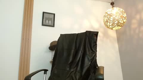   REIKO  online show from January 25, 10:50 pm