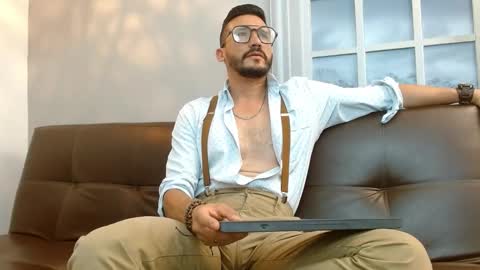   REIKO  online show from March 5, 8:01 pm