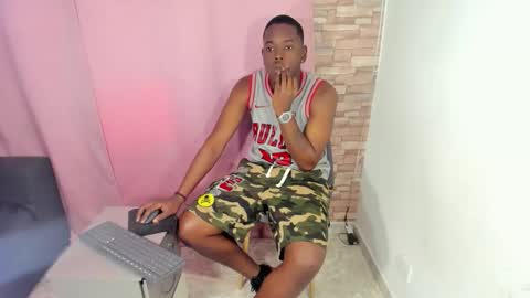 rey_bbc online show from April 27, 4:58 pm