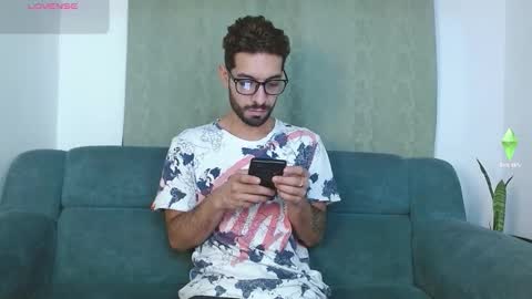 Snapshot of reypablo1 chatting on October 9, 10:47 pm REY PABLO Independent online show from October 9, 10:47 pm