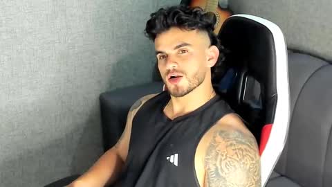 Snapshot of ricardogonzalez666 chatting on October 20, 3:43 am ricardogonzalez666 online show from October 20, 3:43 am