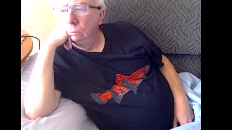 Snapshot of rk504 chatting on January 1, 4:29 pm Ron online show from January 1, 4:29 pm