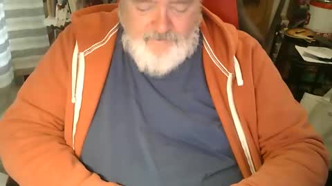 Snapshot of rndmronnie chatting on October 20, 7:29 pm Ron Rodan online show from October 20, 7:29 pm
