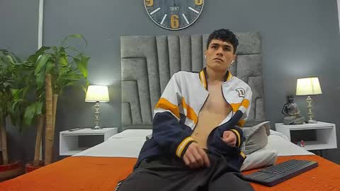 Roan Birkin online show from February 22, 7:43 pm