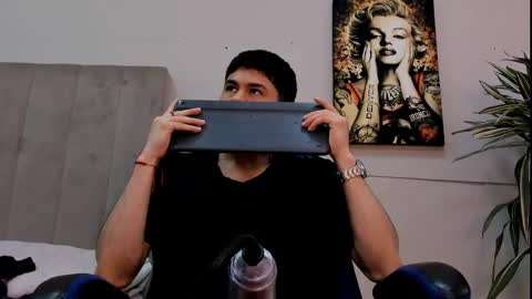 Roan Birkin online show from June 4, 8:37 pm