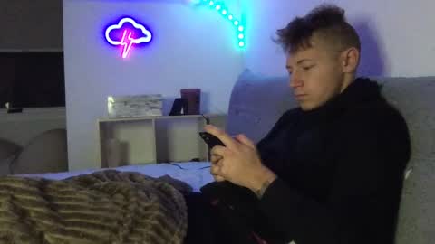 RoastingCorn online show from January 4, 9:32 am