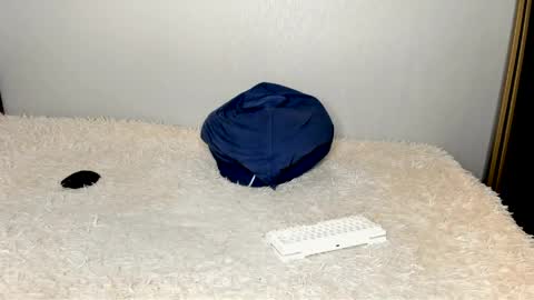 robert10211 online show from April 21, 2:51 am