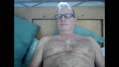 robo0000 online show from December 1, 4:21 pm