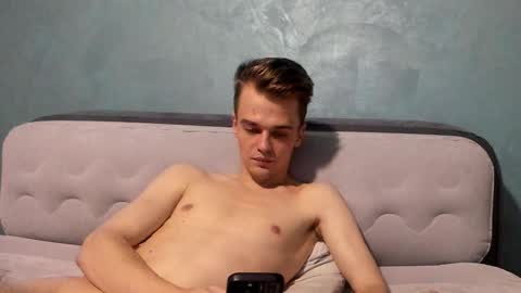 taylor fox online show from October 31, 8:01 pm