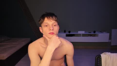 Romeo online show from December 18, 2:53 am