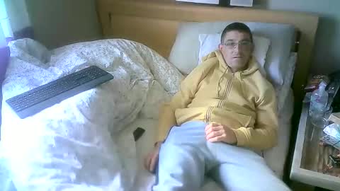 Snapshot of romson998181 chatting on October 25, 2:52 pm romson998181 online show from October 25, 2:52 pm