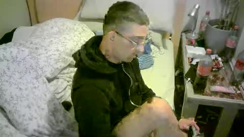 Snapshot of romson998181 chatting on February 11, 8:20 pm romson998181 online show from February 11, 8:20 pm
