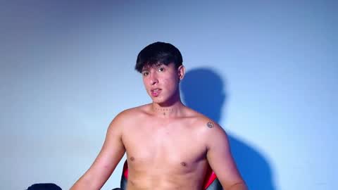 rowanboy23 online show from April 8, 2:23 am