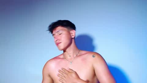 rowanboy23 online show from March 14, 12:39 am