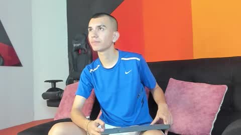Snapshot of rowancley chatting on October 20, 12:53 pm Rowan online show from October 20, 12:53 pm