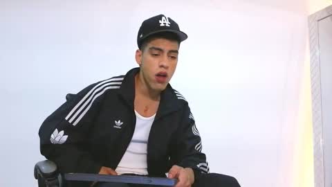  R U S S E L L  online show from November 11, 1:10 am