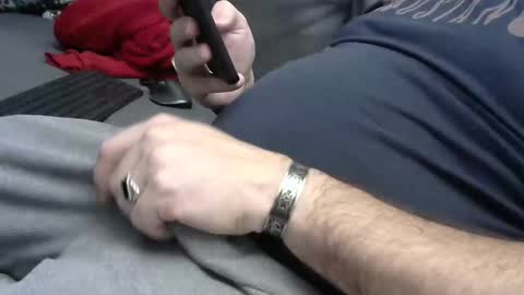 Snapshot of rvh2208 chatting on October 31, 1:18 am Gentle Viking online show from October 31, 1:18 am