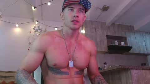 Snapshot of ryann_blue_ chatting on December 30, 6:05 pm Ryan Blue ig ryannblue online show from December 30, 6:05 pm
