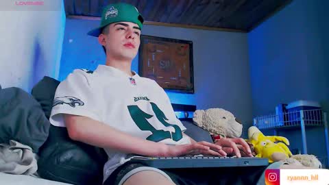 Ryannhill  online show from March 16, 5:36 am