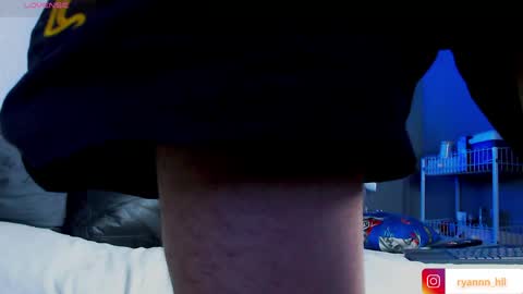 Ryannhill  online show from April 16, 5:51 am