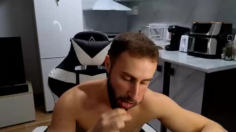 ryanstorm1 online show from November 11, 8:47 pm