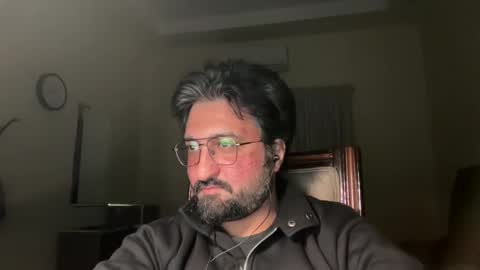 saadiqureshi007 online show from December 5, 9:44 pm