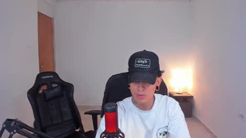 saenz_hotx online show from November 6, 6:00 pm