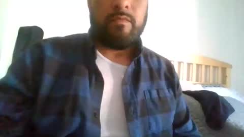 sal cumplaciente online show from June 4, 11:00 pm