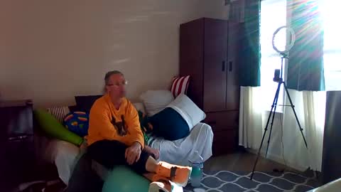 salis1981 online show from March 2, 12:31 am