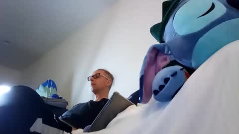 salis1981 online show from February 4, 1:23 am