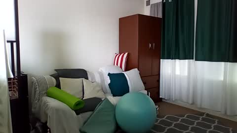 salis1981 online show from February 24, 6:04 pm