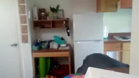 salis1981 online show from September 27, 6:06 pm