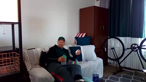 salis1981 online show from February 17, 6:26 pm