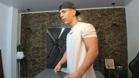 Snapshot of salvatore_damore chatting on January 3, 11:25 am SALVATORE online show from January 3, 11:25 am