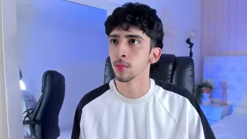 salvatore  online show from October 14, 8:49 pm