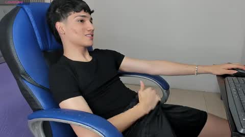 Sam online show from April 18, 10:20 pm