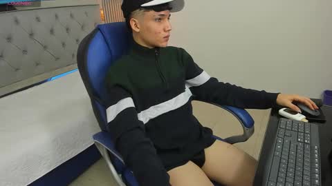 Sam online show from March 11, 2:13 pm