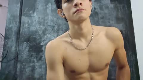 samuel_hills_ii online show from May 26, 12:23 pm