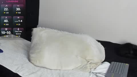 Samuel online show from October 16, 6:27 pm