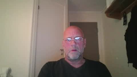 Snapshot of sandnesrune523 chatting on October 20, 5:50 pm sandnesrune523 online show from October 20, 5:50 pm