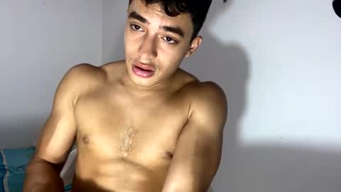 Snapshot of santi36rt chatting on October 20, 10:13 pm santi36rt online show from October 20, 10:13 pm