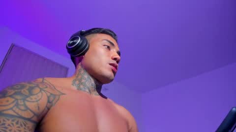 Santi Ferrer online show from May 17, 2:31 am