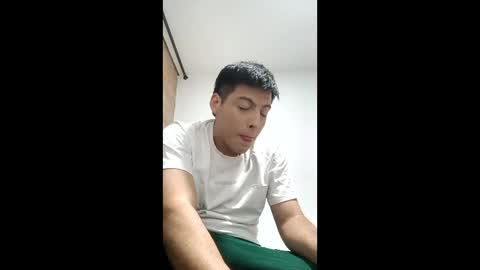 Santiago Henao online show from June 8, 1:28 am