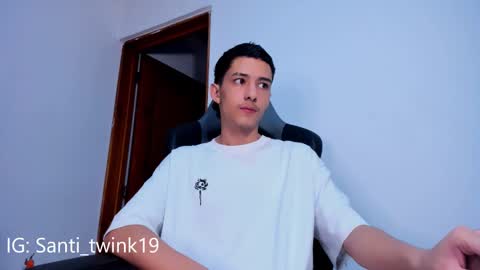 Snapshot of santi_twink19 chatting on February 14, 12:25 pm santi_twink19 online show from February 14, 12:25 pm