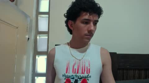 Snapshot of santi_twink19 chatting on October 13, 9:10 pm santi_twink19 online show from October 13, 9:10 pm