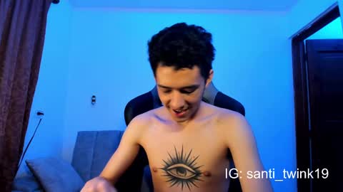 Snapshot of santi_twink19 chatting on December 16, 10:29 am santi_twink19 online show from December 16, 10:29 am