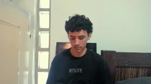 Snapshot of santi_twink19 chatting on October 9, 7:19 pm santi_twink19 online show from October 9, 7:19 pm