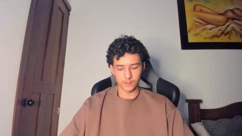 Snapshot of santi_twink19 chatting on October 21, 11:18 pm santi_twink19 online show from October 21, 11:18 pm