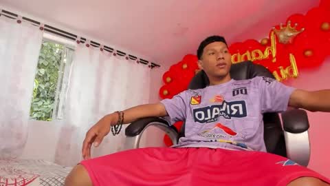 Thiago online show from November 8, 8:45 pm