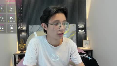 santiago_russo18 online show from November 17, 2:14 am